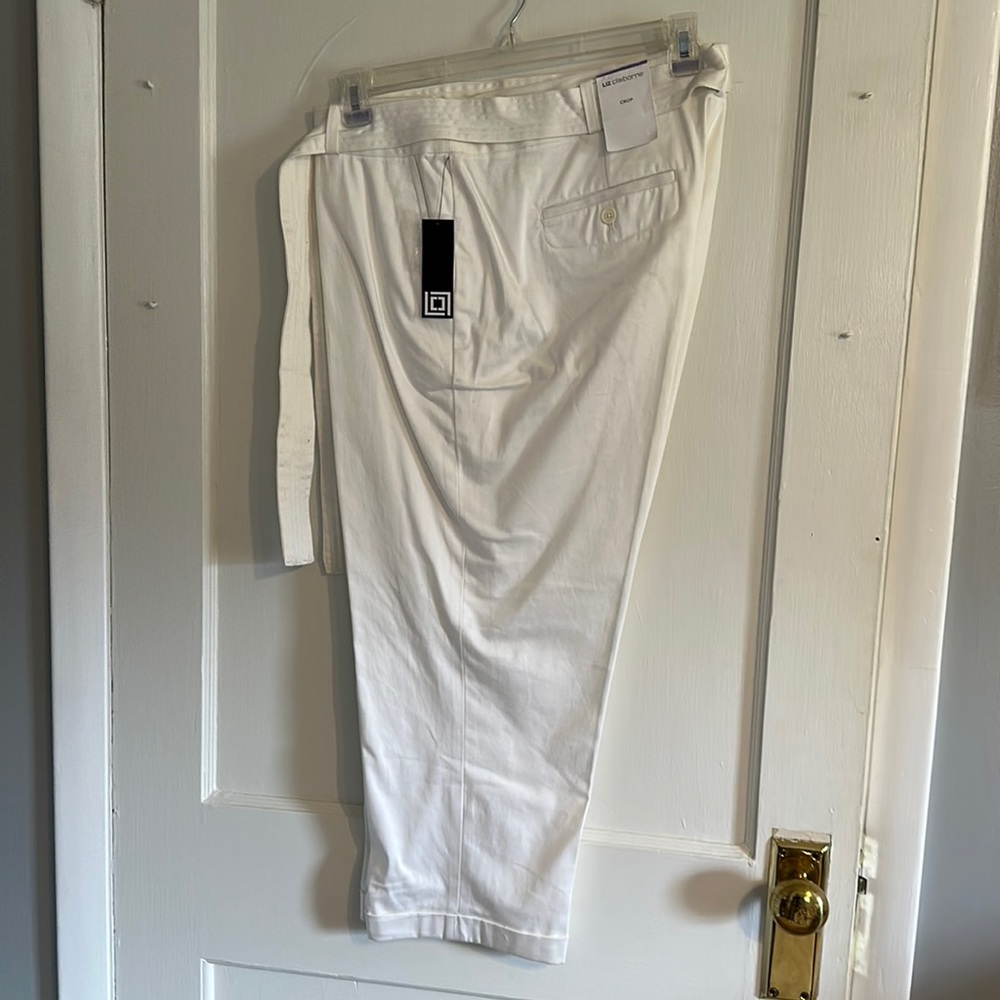 White crop pants